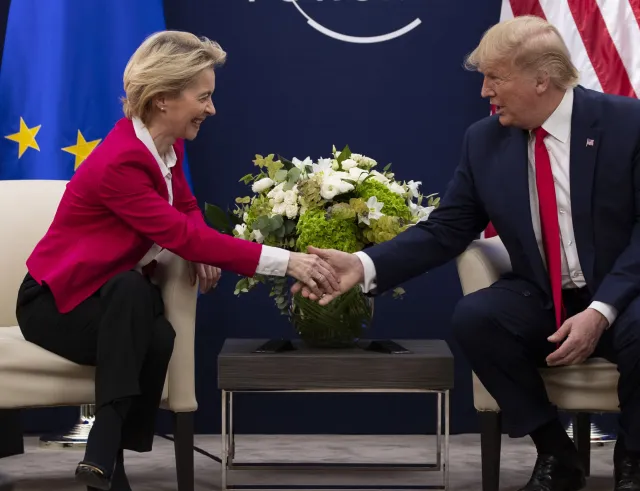 handshake Trump-von der Leyen handshake Trump-von der Leyen